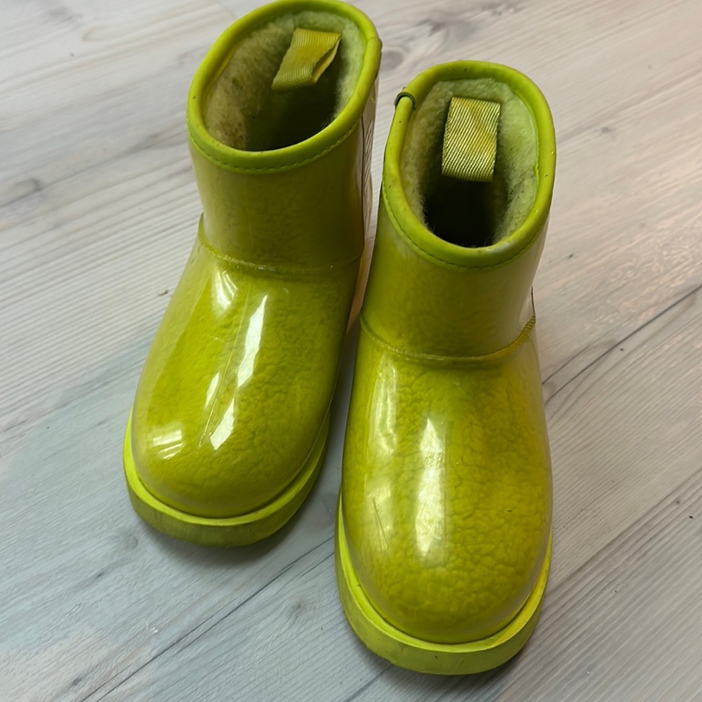 Nice ugg boots for snow or rain